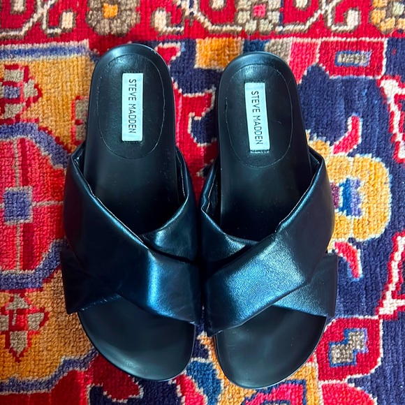 Steve Madden slides - Picture 1 of 3